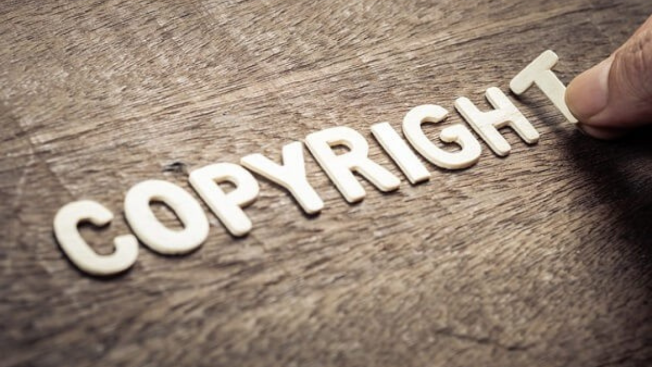 Scopri di più sull'articolo Copyright e proprietà intellettuale: cosa succede per i contenuti creati dall’IA?